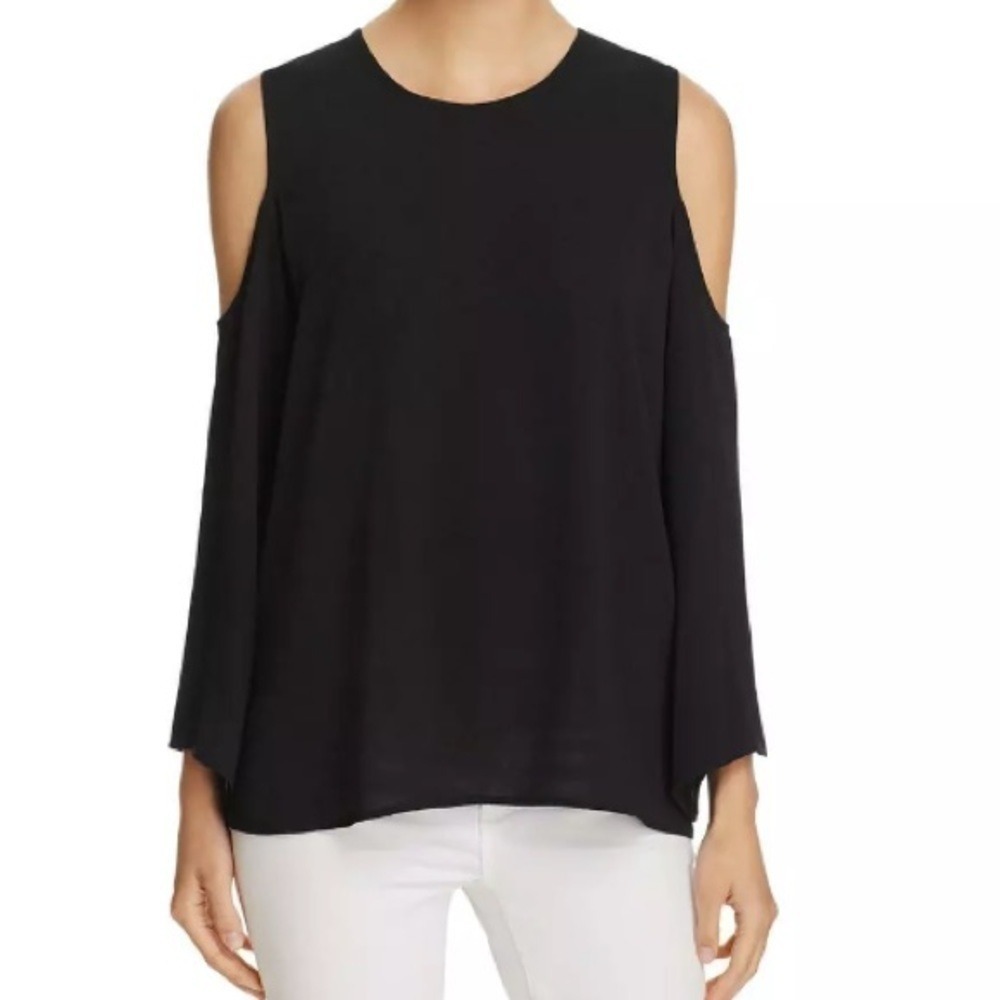 Vince Camuto Cold Shoulder blouse‎